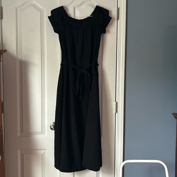 LOFT Dresses & Skirts - Loft maxi black dress